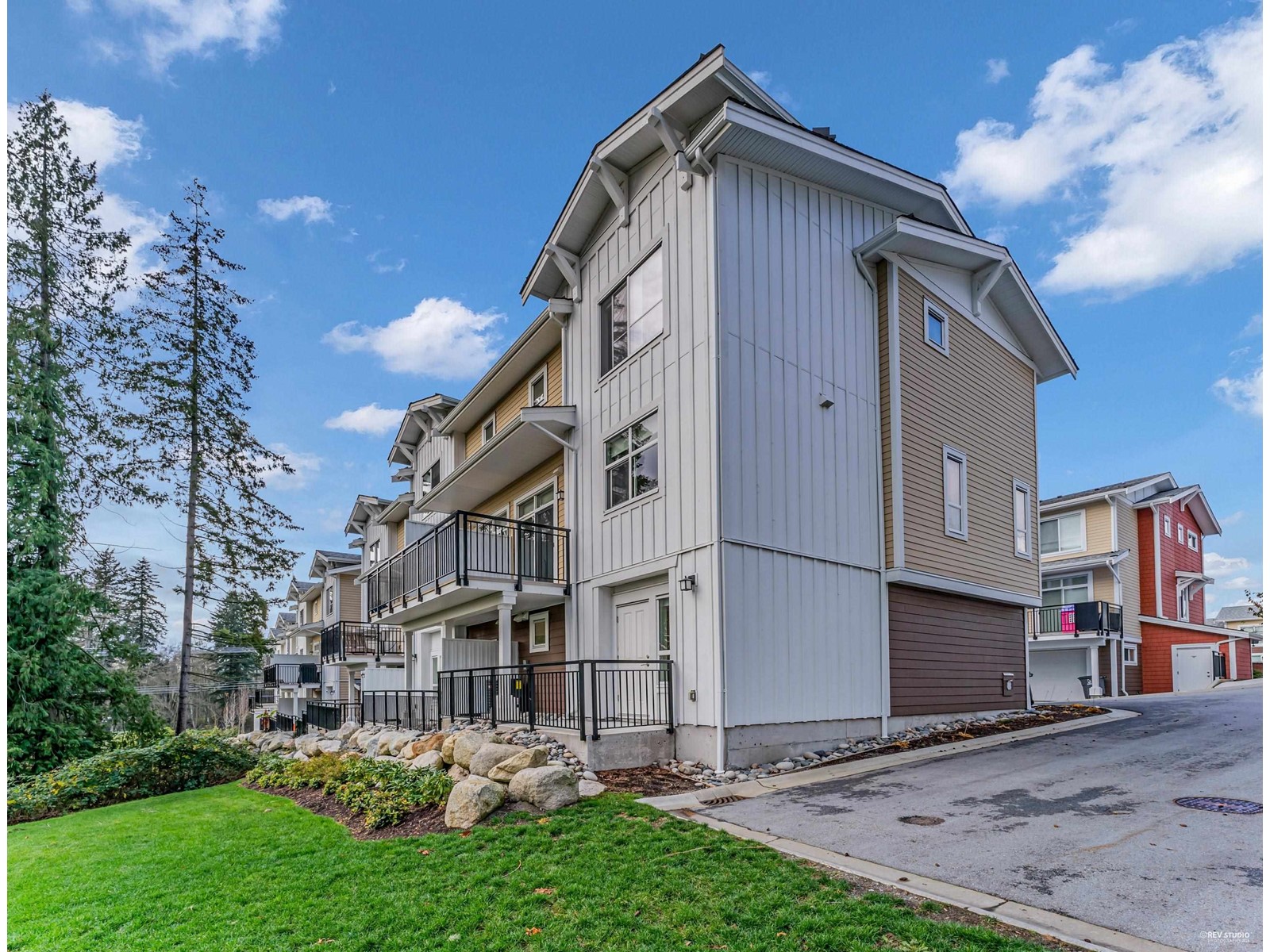 Property at 6 16560 17A AVENUE image 3