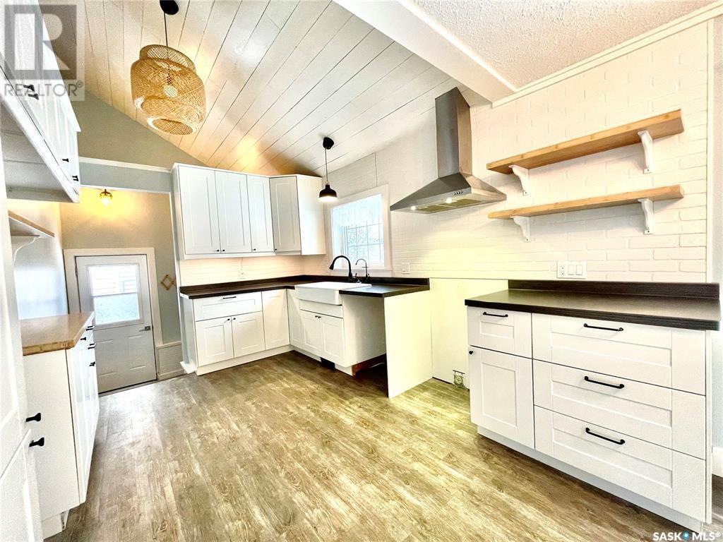 Property at 137 1st STREET W image 2