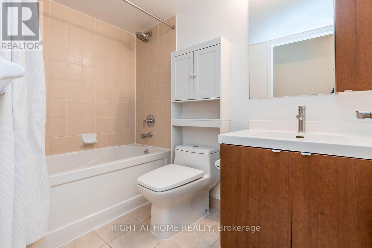 512 - 352 Front Street W, Toronto (Waterfront Communities), Ontario  M5V 1B5 - Photo 11 - C10433432