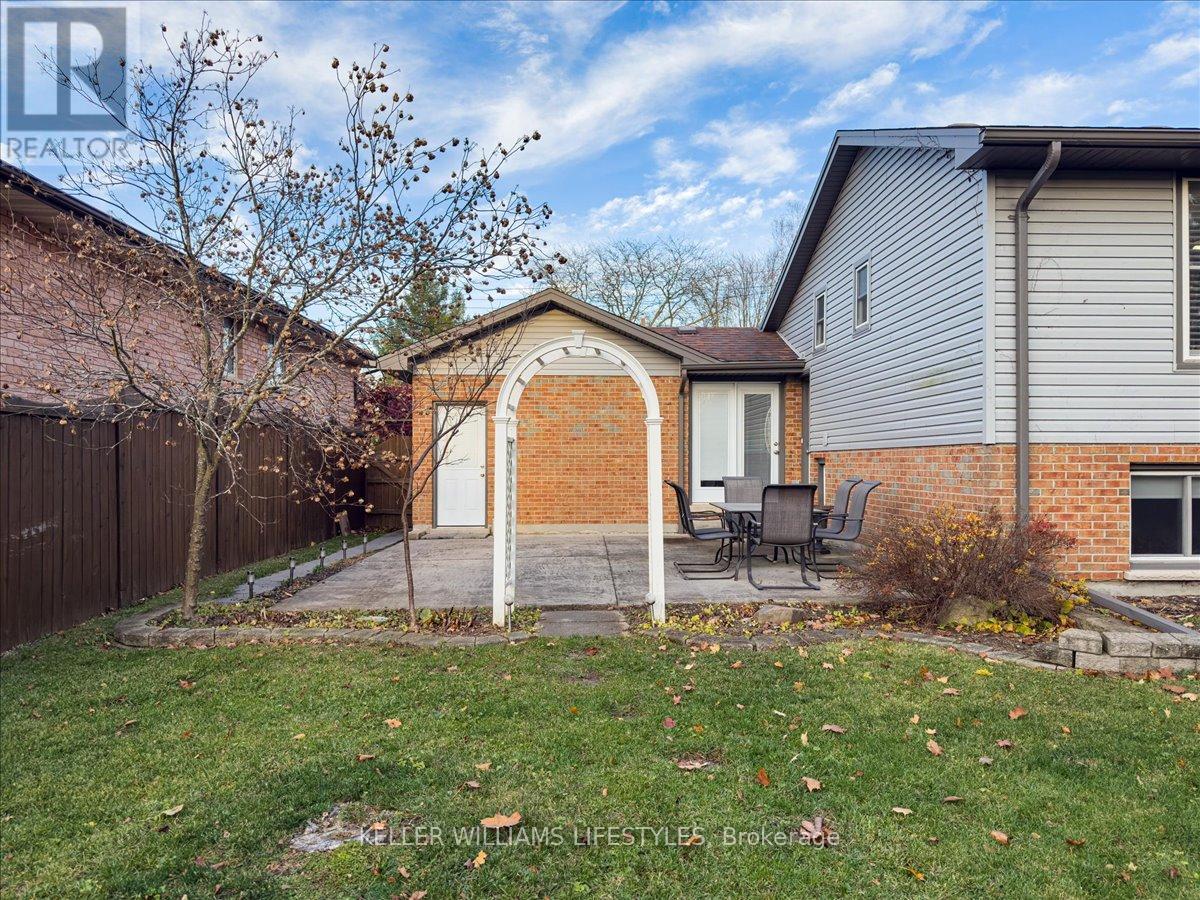 312 Oak Avenue, Strathroy-Caradoc (Sw), Ontario  N7G 3T2 - Photo 35 - X10433582