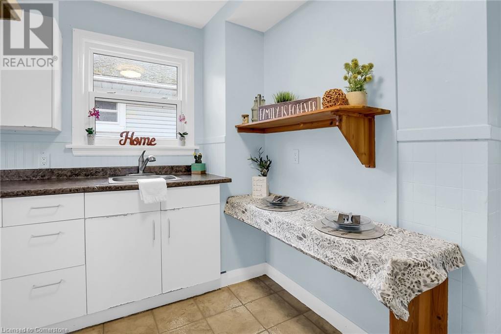 15 Verdun Avenue, St. Catharines, Ontario  L2N 5L8 - Photo 4 - 40665840