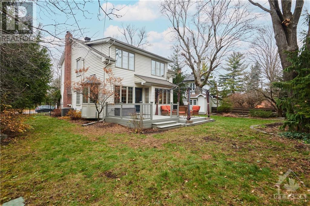 19 Farnham CrescentOttawa, Ontario  K1K 0E9 - Photo 25 - X10433670