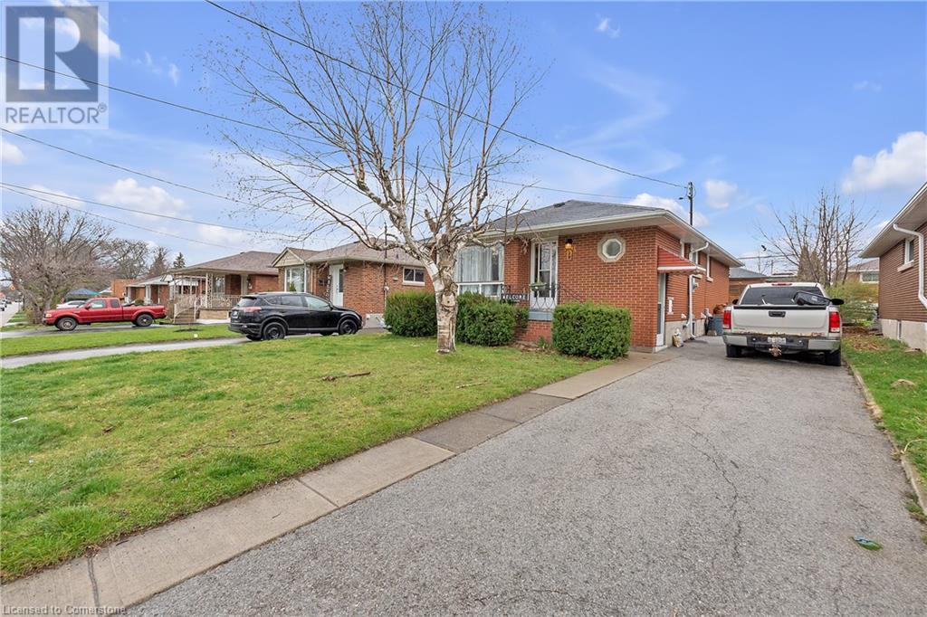 29 Clarendon Avenue, Hamilton, Ontario  L9A 2Z9 - Photo 1 - 40679597