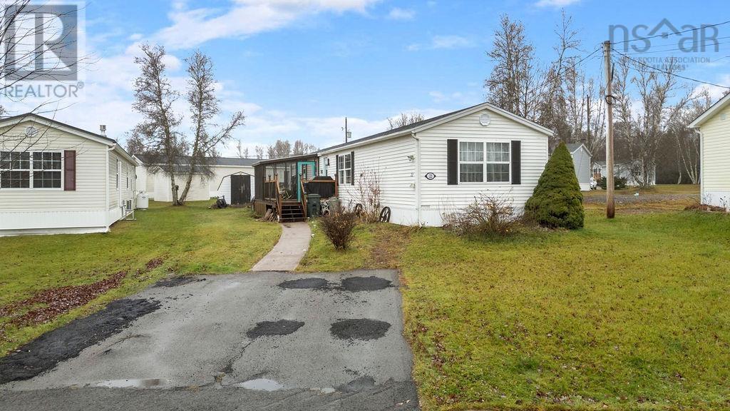 22 Fernwood Drive, Amherst, Nova Scotia  B4H 2A9 - Photo 4 - 202427041