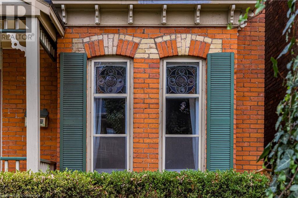 169 Robinson Street, Hamilton, Ontario  L8P 1Z6 - Photo 3 - 40679189