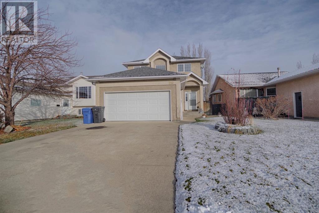 752 Red Crow Boulevard W, lethbridge, Alberta