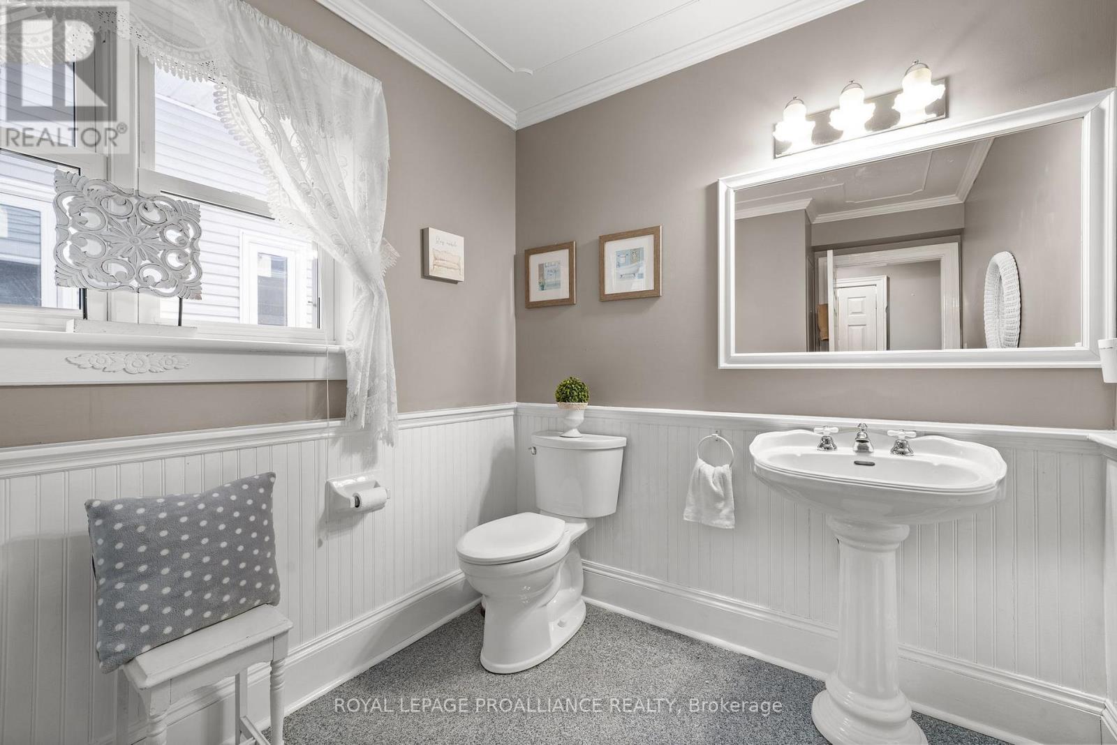 25 Prinyers Cove Crescent, Prince Edward County (North Marysburg Ward), Ontario  K0K 2T0 - Photo 15 - X10440537