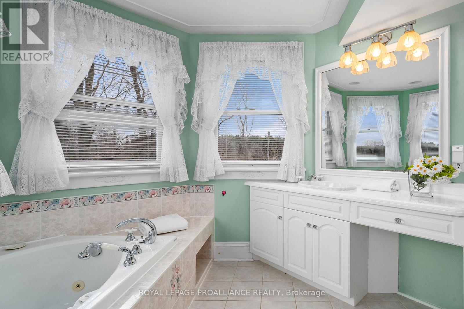 25 Prinyers Cove Crescent, Prince Edward County (North Marysburg Ward), Ontario  K0K 2T0 - Photo 30 - X10440537