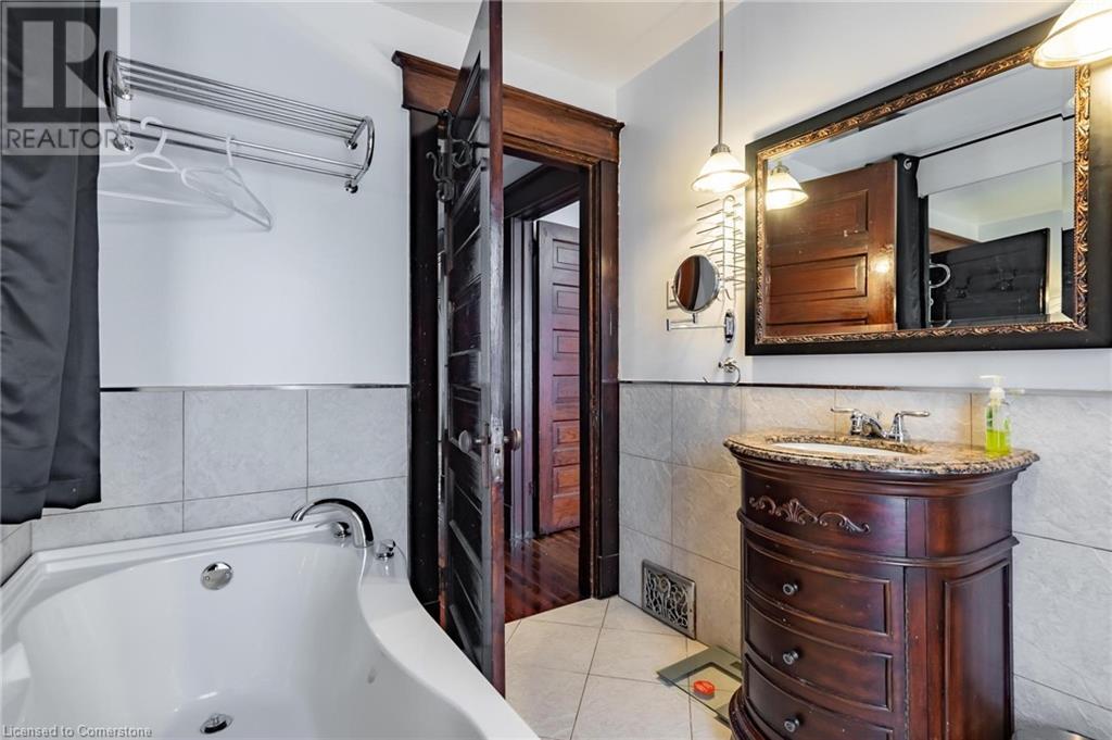 4622 Ferguson Street, Niagara Falls, Ontario  L2E 2Y9 - Photo 21 - 40679816