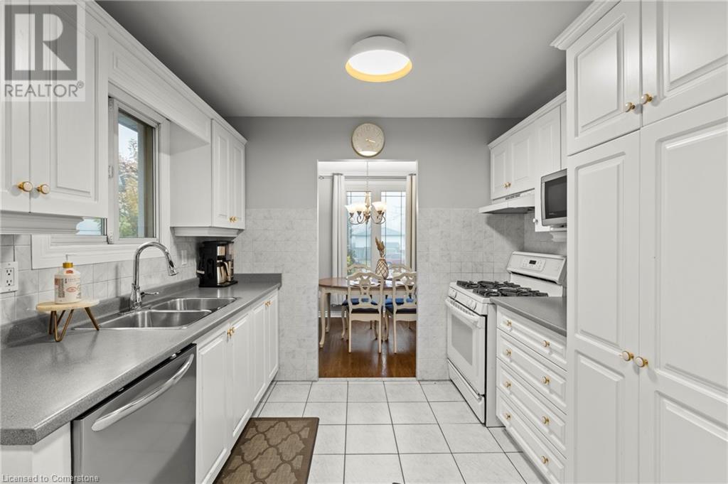 38 Brett Court, Hamilton, Ontario  L8T 4R8 - Photo 11 - 40676251