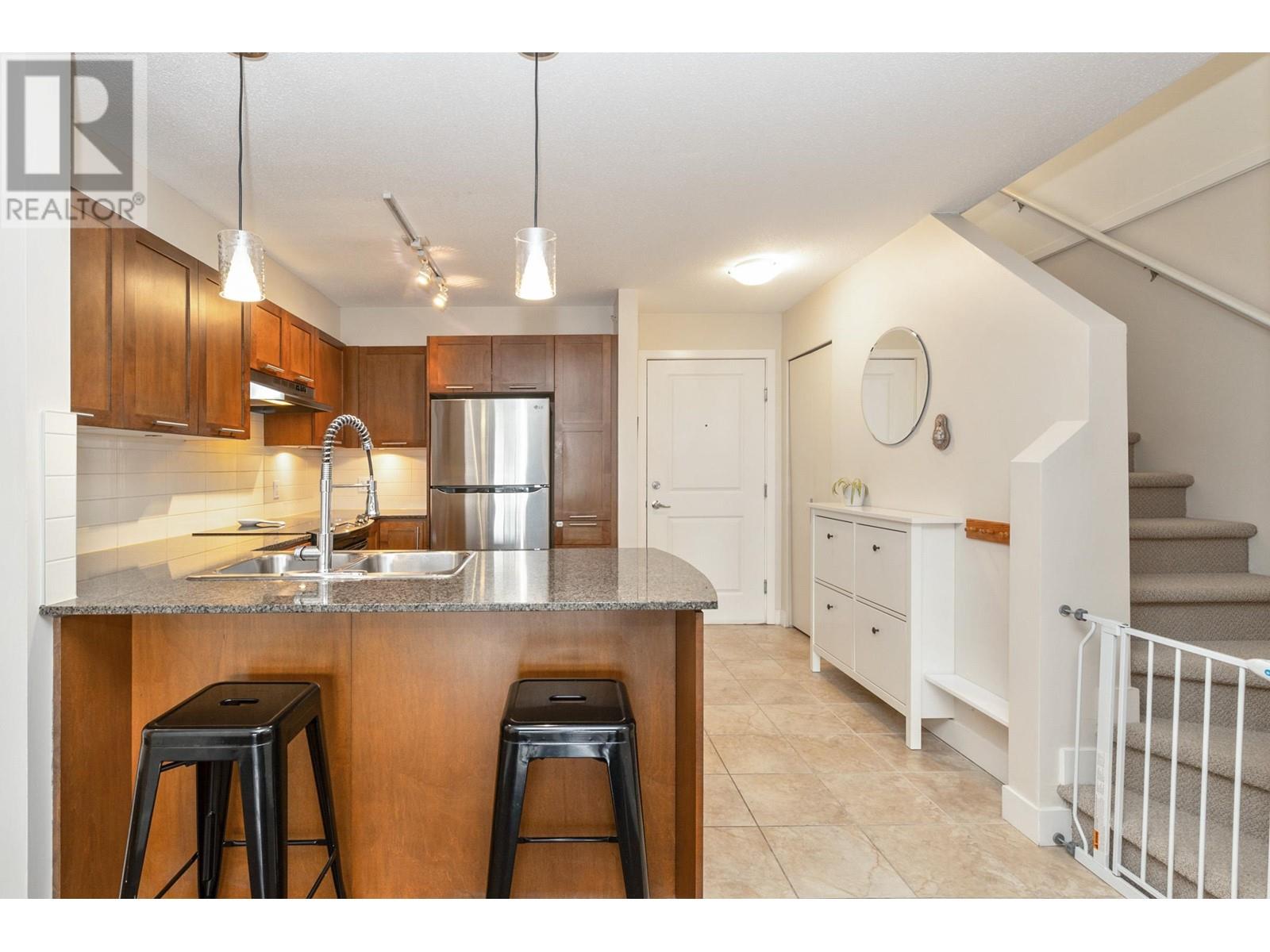 407 19677 Meadow Gardens Way, Pitt Meadows, British Columbia V3Y 0A2 - Photo 8 - R2945613