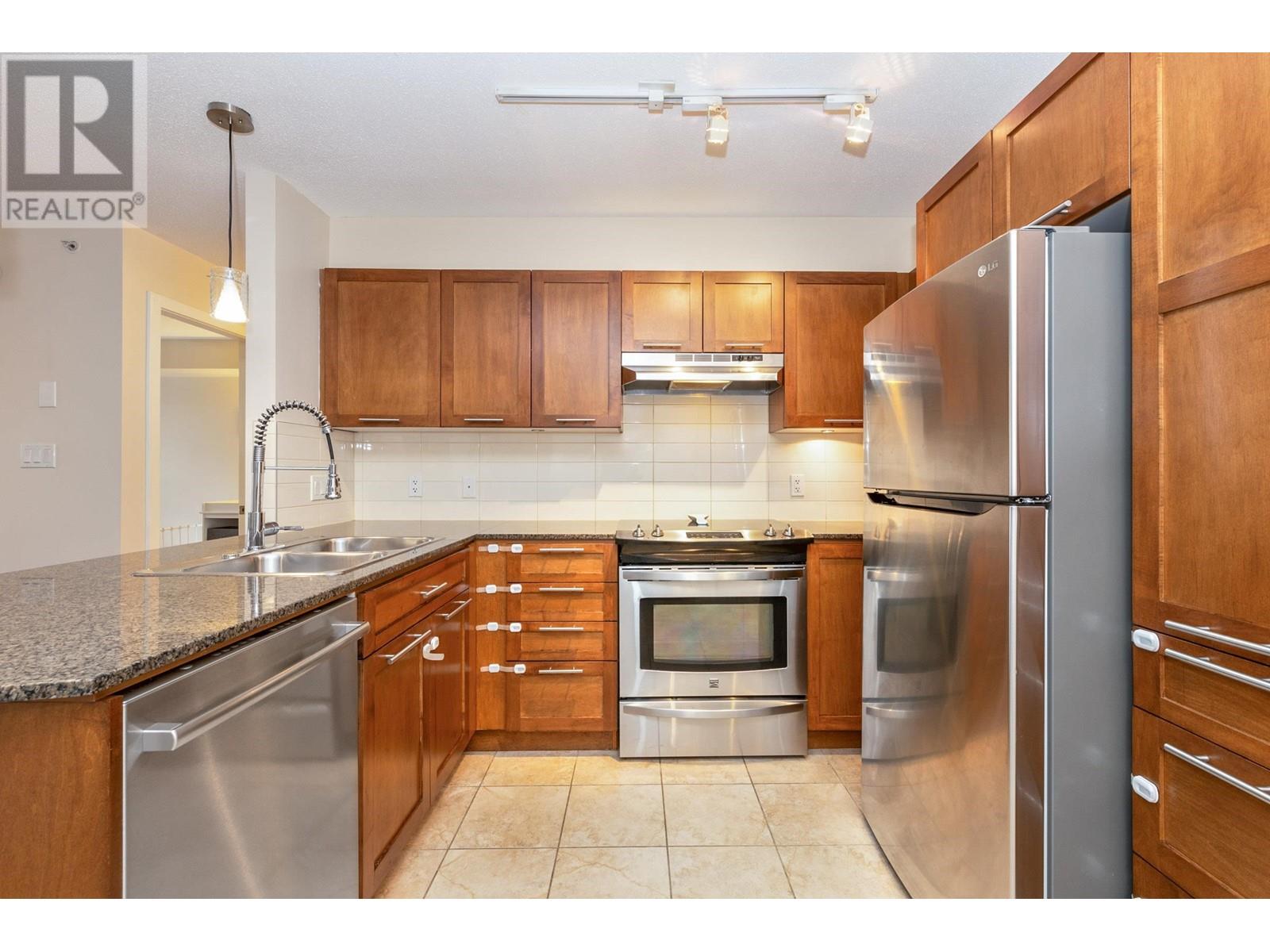 407 19677 Meadow Gardens Way, Pitt Meadows, British Columbia V3Y 0A2 - Photo 9 - R2945613