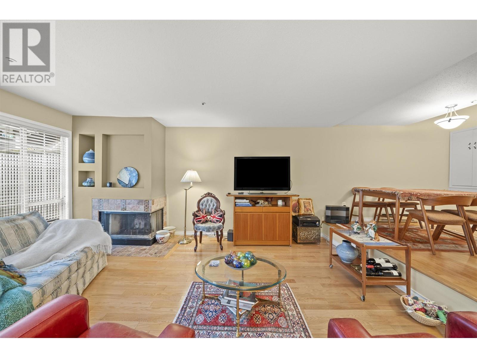 Listing Picture 11 of 17 : 103 835 W 7TH AVENUE, Vancouver / 溫哥華 - 魯藝地產 Yvonne Lu Group - MLS Medallion Club Member