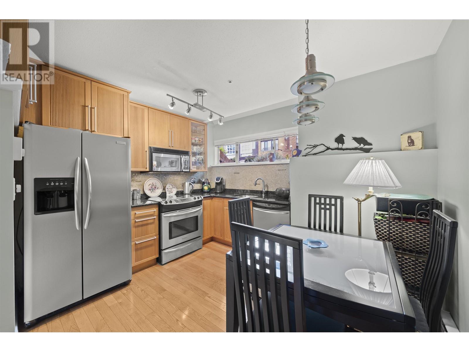 Listing Picture 15 of 17 : 103 835 W 7TH AVENUE, Vancouver / 溫哥華 - 魯藝地產 Yvonne Lu Group - MLS Medallion Club Member