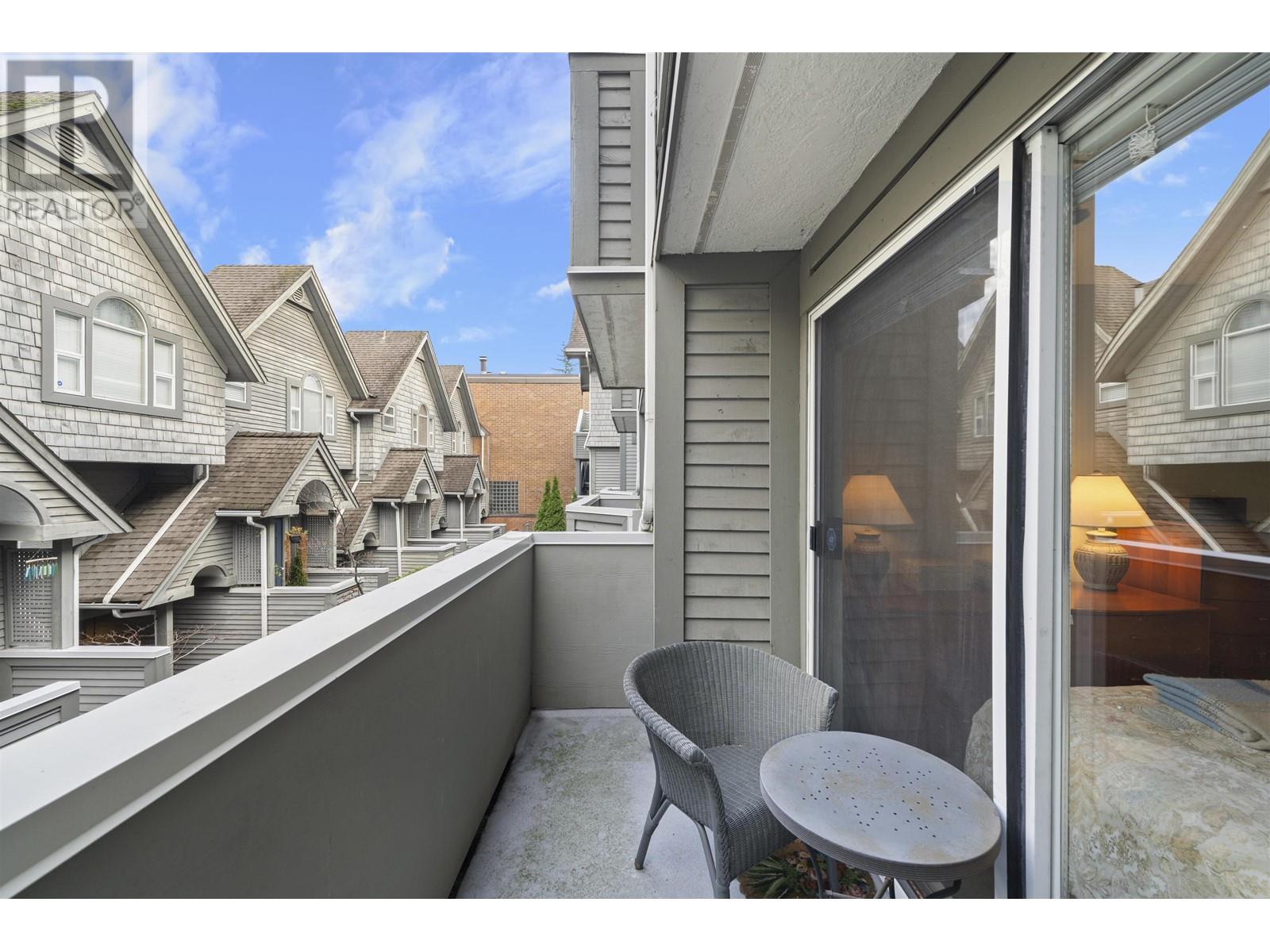 Listing Picture 2 of 17 : 103 835 W 7TH AVENUE, Vancouver / 溫哥華 - 魯藝地產 Yvonne Lu Group - MLS Medallion Club Member