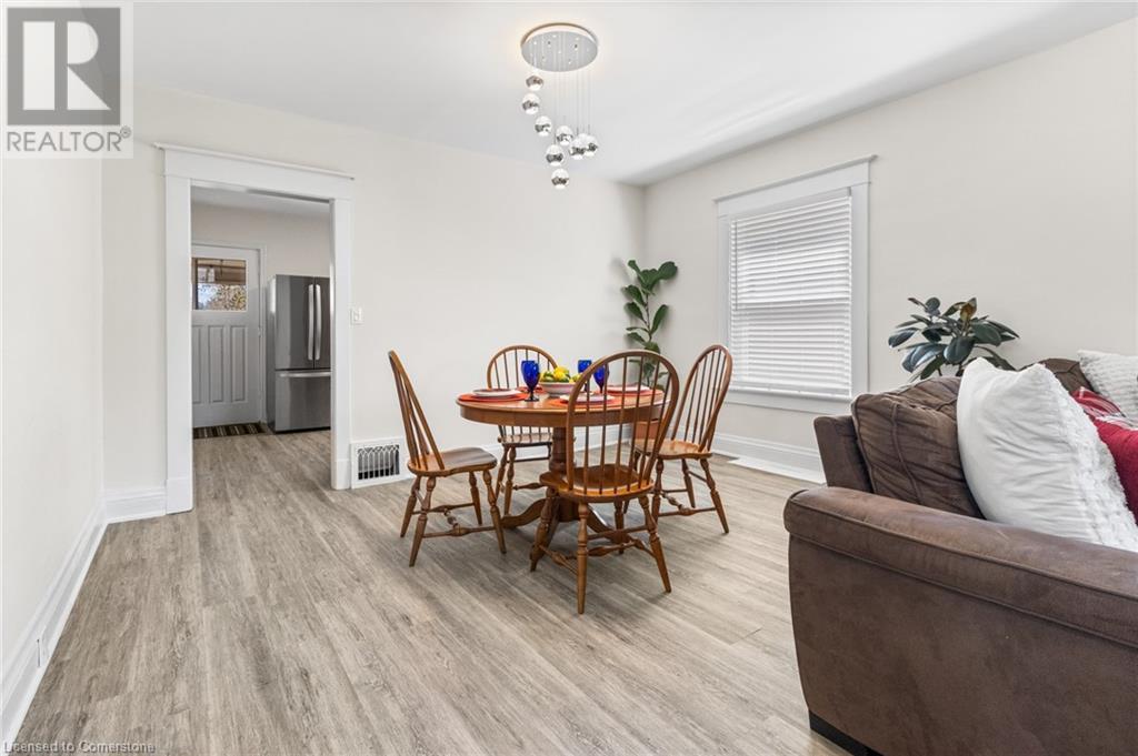 18 Prince Street, St. Catharines, Ontario  L2R 3X7 - Photo 7 - 40679994