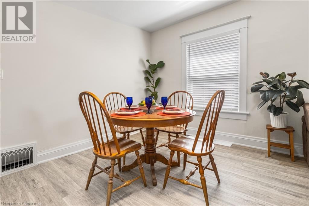 18 Prince Street, St. Catharines, Ontario  L2R 3X7 - Photo 9 - 40679994