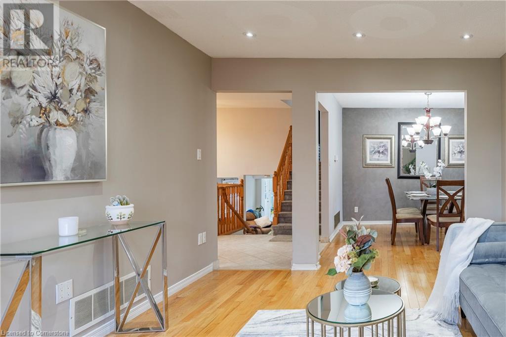 32 Audubon Street S, Stoney Creek, Ontario  L8J 1J7 - Photo 9 - 40679938