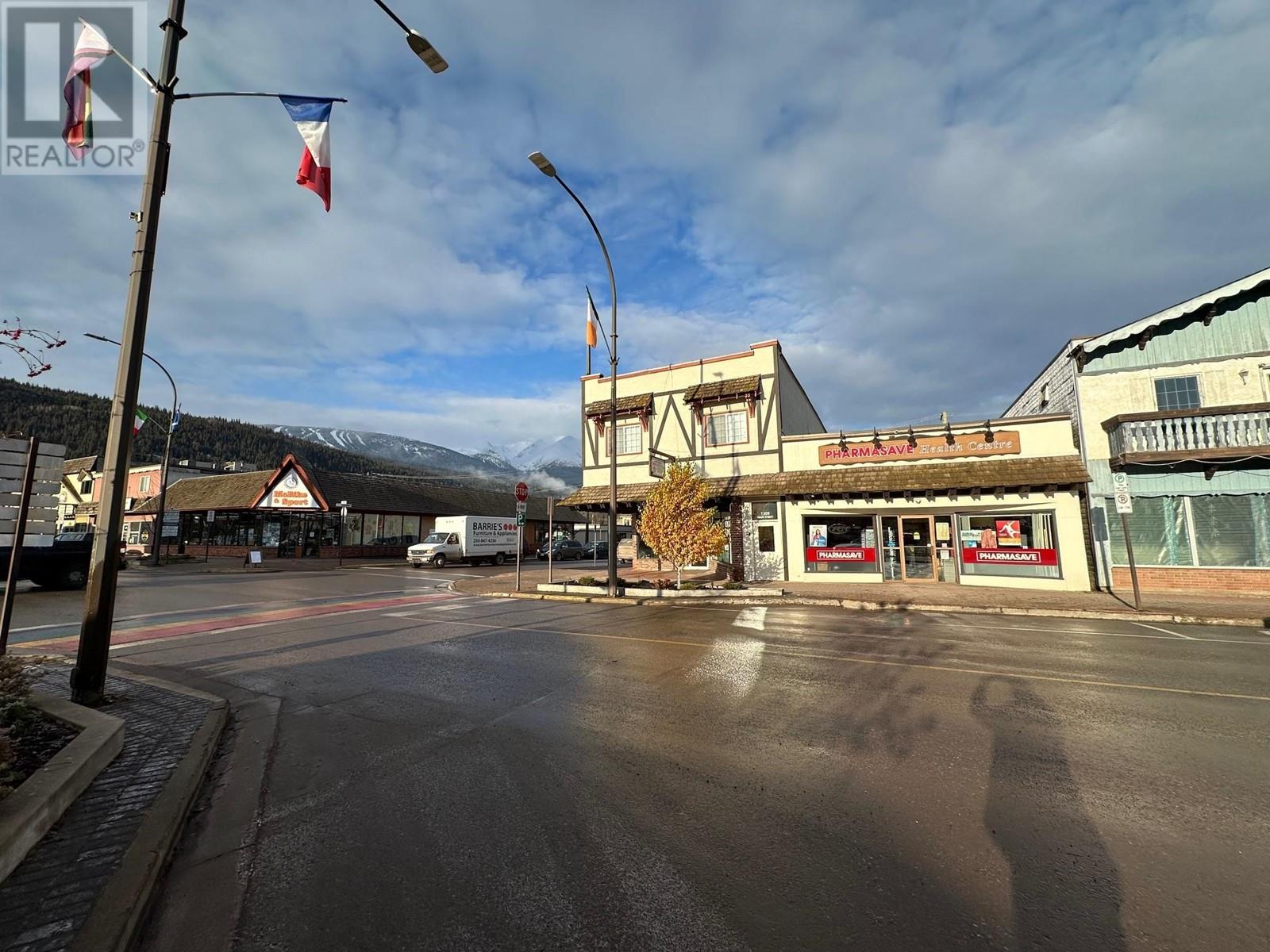 Property at 1207 MAIN STREET image 4