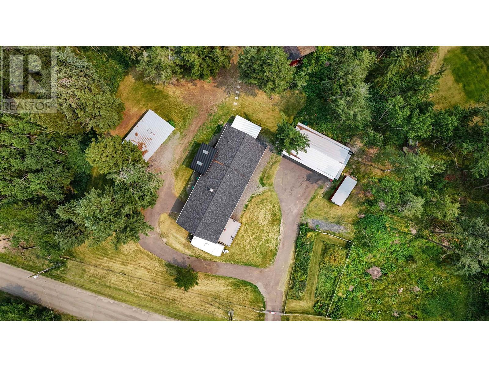 Property at 4719 CARIBOO DRIVE image 4