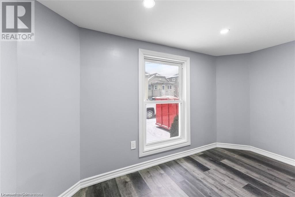 30 Division Street Unit# Main, St. Catharines, Ontario  L2R 3G2 - Photo 11 - 40679389