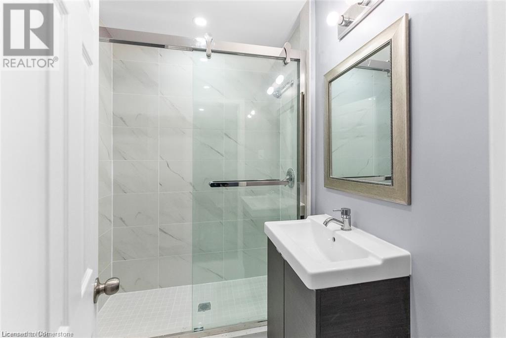 30 Division Street Unit# Main, St. Catharines, Ontario  L2R 3G2 - Photo 4 - 40679389