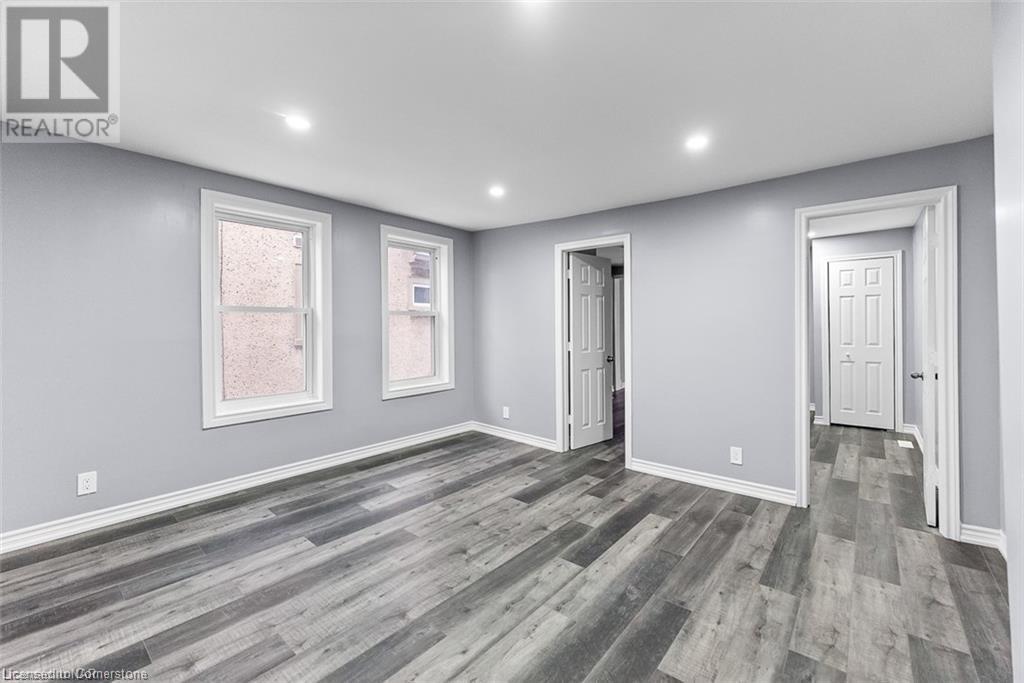 30 Division Street Unit# Main, St. Catharines, Ontario  L2R 3G2 - Photo 6 - 40679389