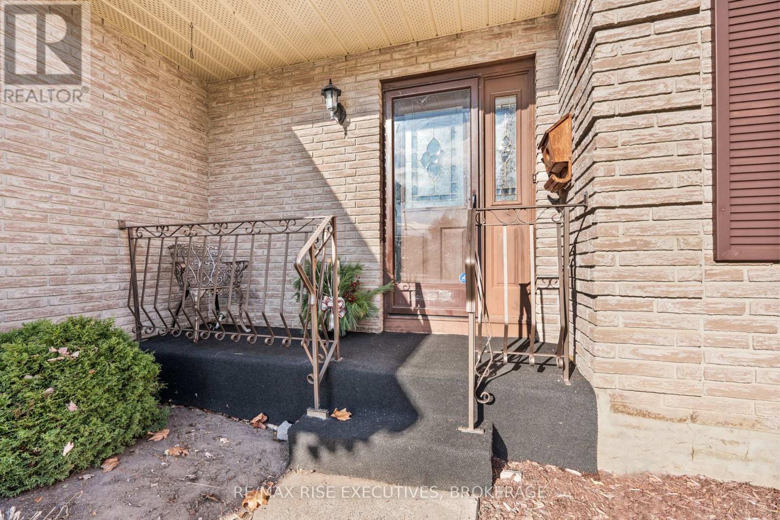 530 Canterbury Crescent, Kingston, Ontario  K7M 6X1 - Photo 4 - X10440936