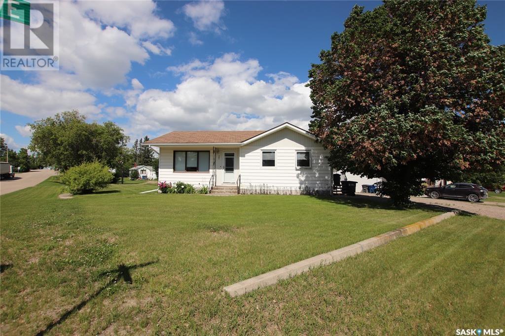 701 4th Avenue, Raymore, Saskatchewan  S0A 3J0 - Photo 33 - SK988592