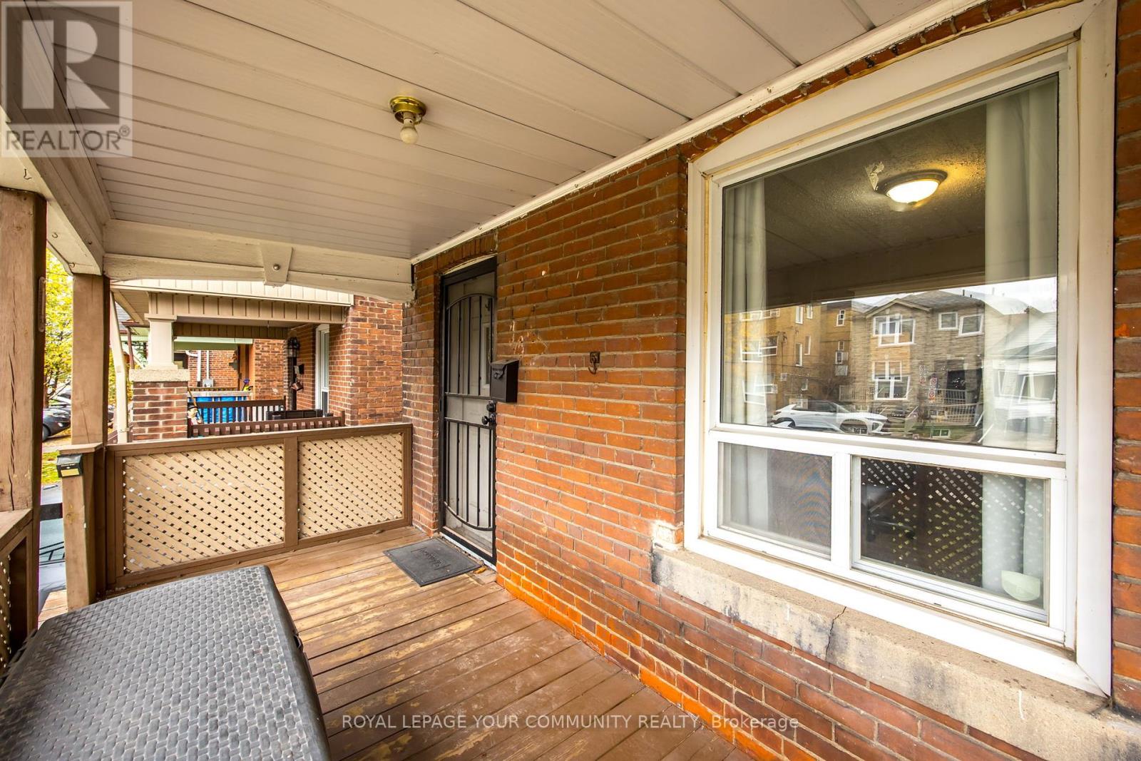 14 Gray Avenue, Toronto (Rockcliffe-Smythe), Ontario  M6N 4S6 - Photo 2 - W10441029