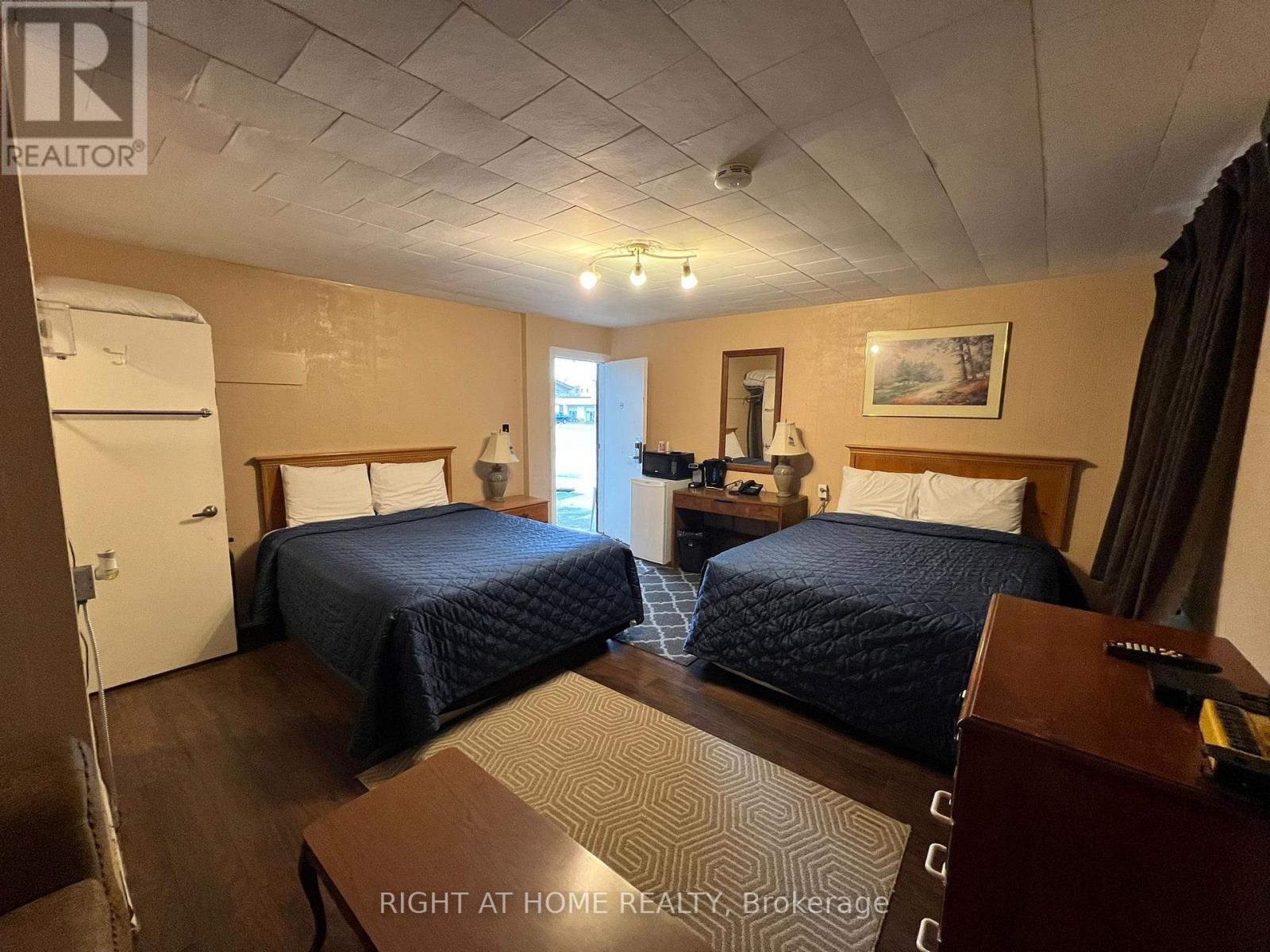 107 Neywash Street, Orillia, Ontario  L3V 1X6 - Photo 8 - S10441125