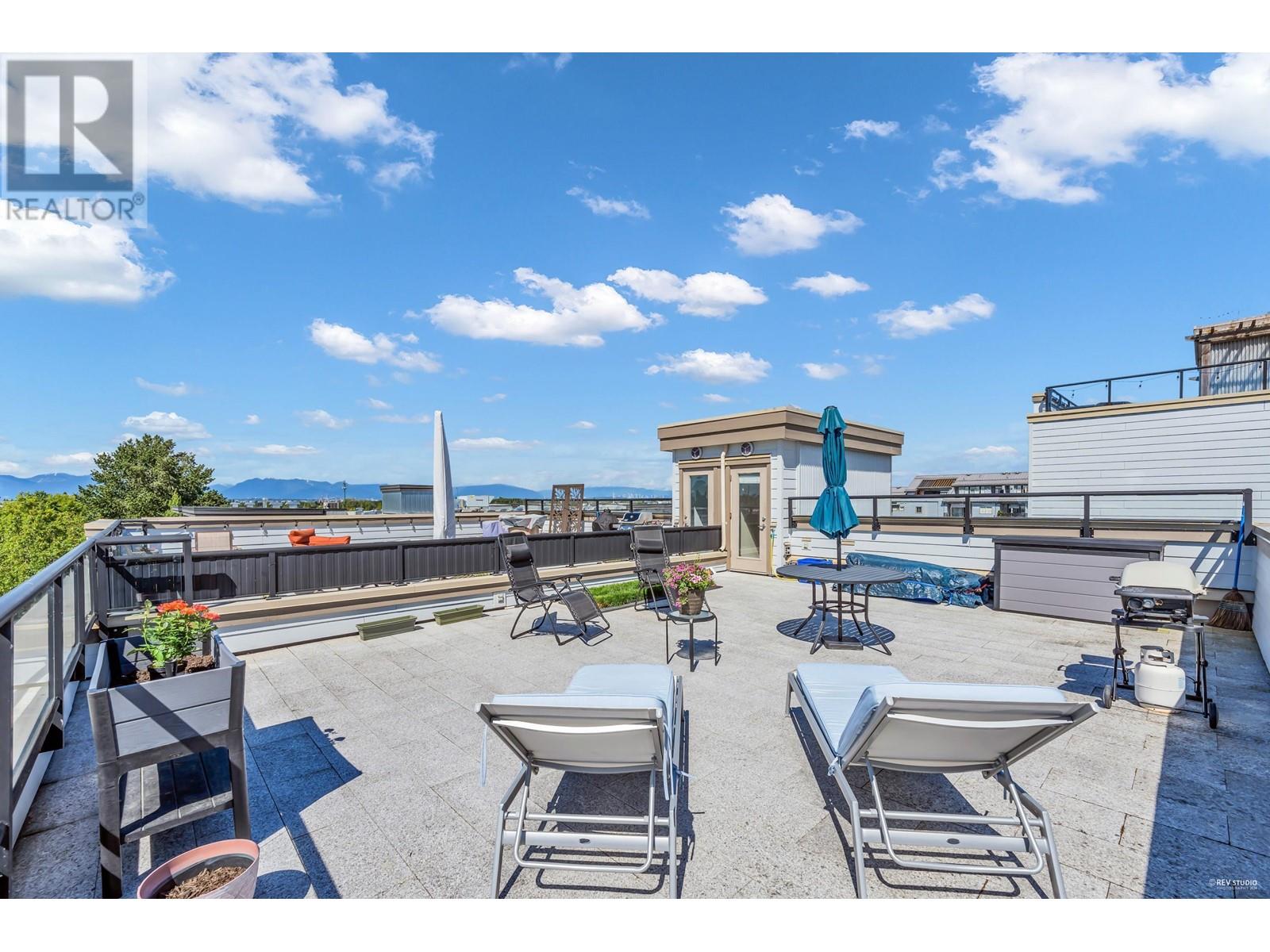 310 6077 London Road, Richmond, British Columbia  V7E 0A7 - Photo 1 - R2946213