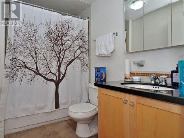 Listing Picture 7 of 8 : 1119 PENDRELL STREET, Vancouver / 溫哥華 - 魯藝地產 Yvonne Lu Group - MLS Medallion Club Member