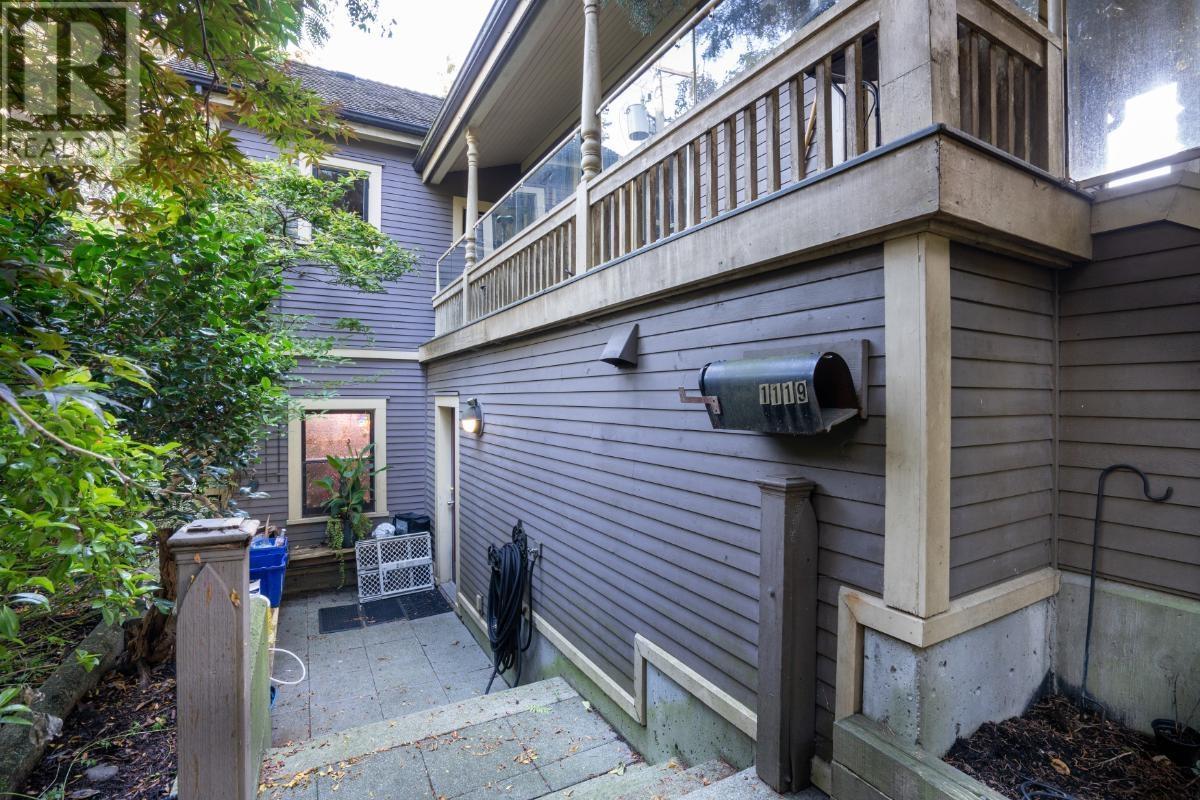 Listing Picture 2 of 8 : 1119 PENDRELL STREET, Vancouver / 溫哥華 - 魯藝地產 Yvonne Lu Group - MLS Medallion Club Member