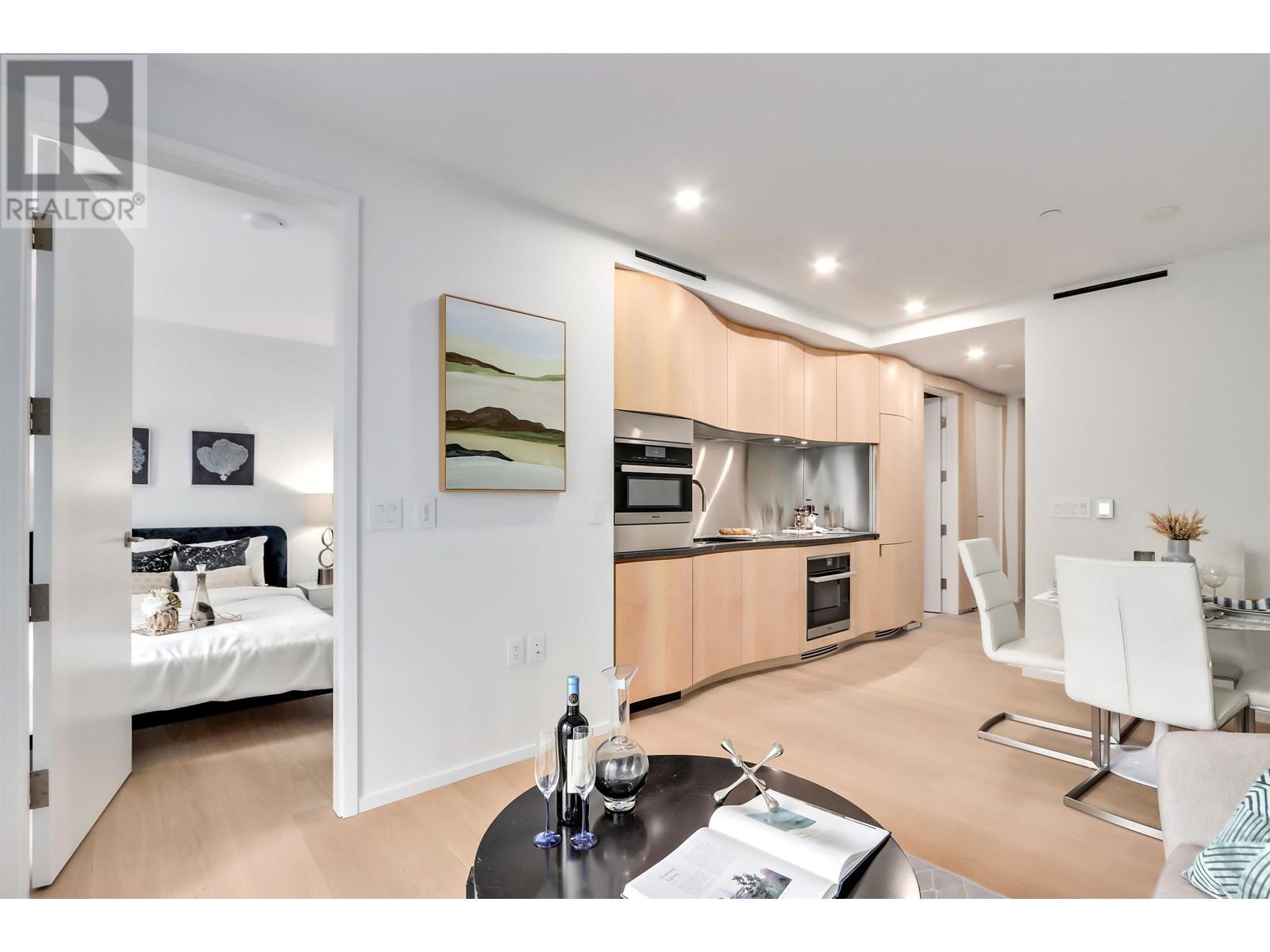 Listing Picture 6 of 20 : 705 1568 ALBERNI STREET, Vancouver / 溫哥華 - 魯藝地產 Yvonne Lu Group - MLS Medallion Club Member