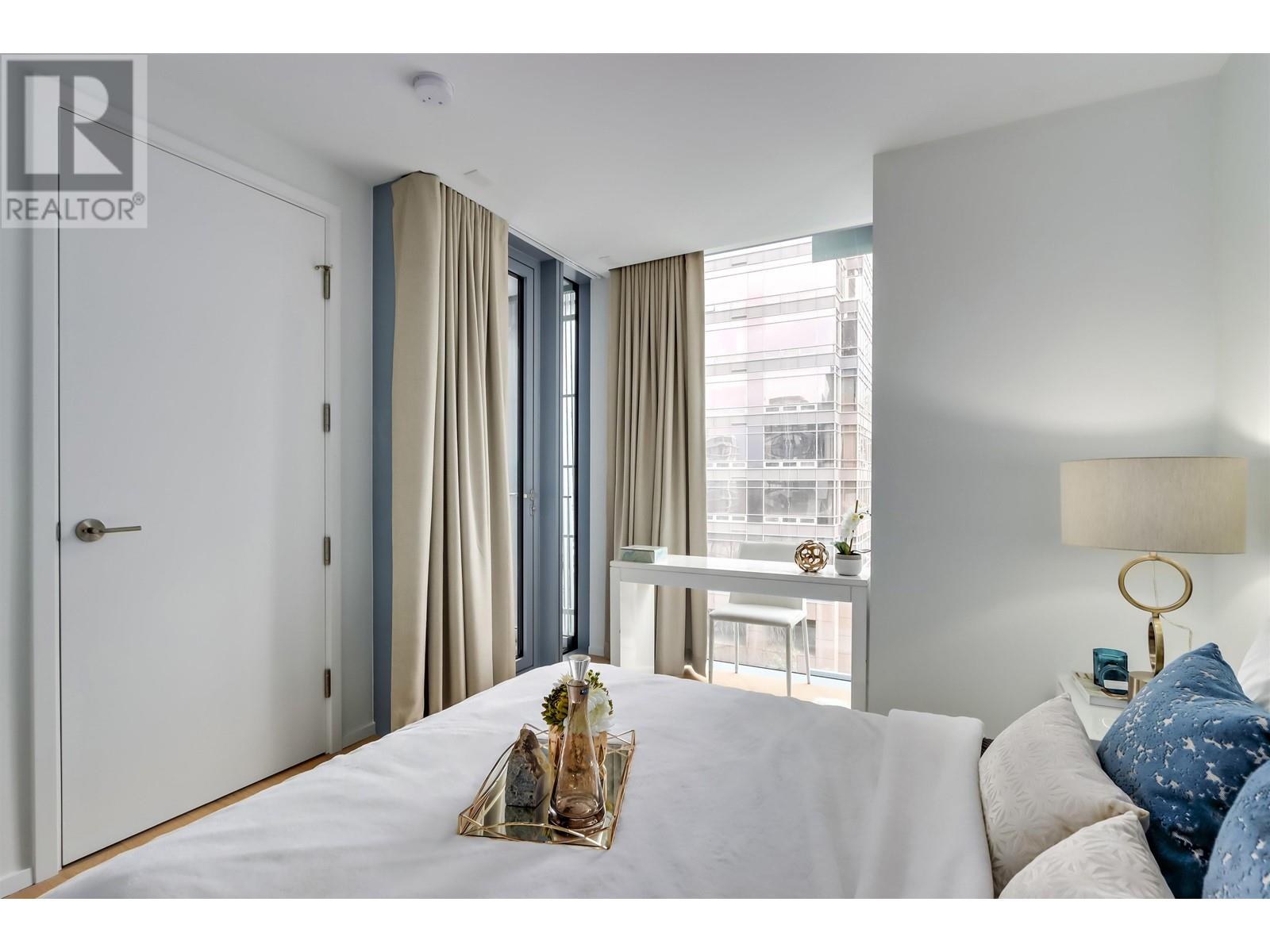 Listing Picture 10 of 20 : 705 1568 ALBERNI STREET, Vancouver / 溫哥華 - 魯藝地產 Yvonne Lu Group - MLS Medallion Club Member