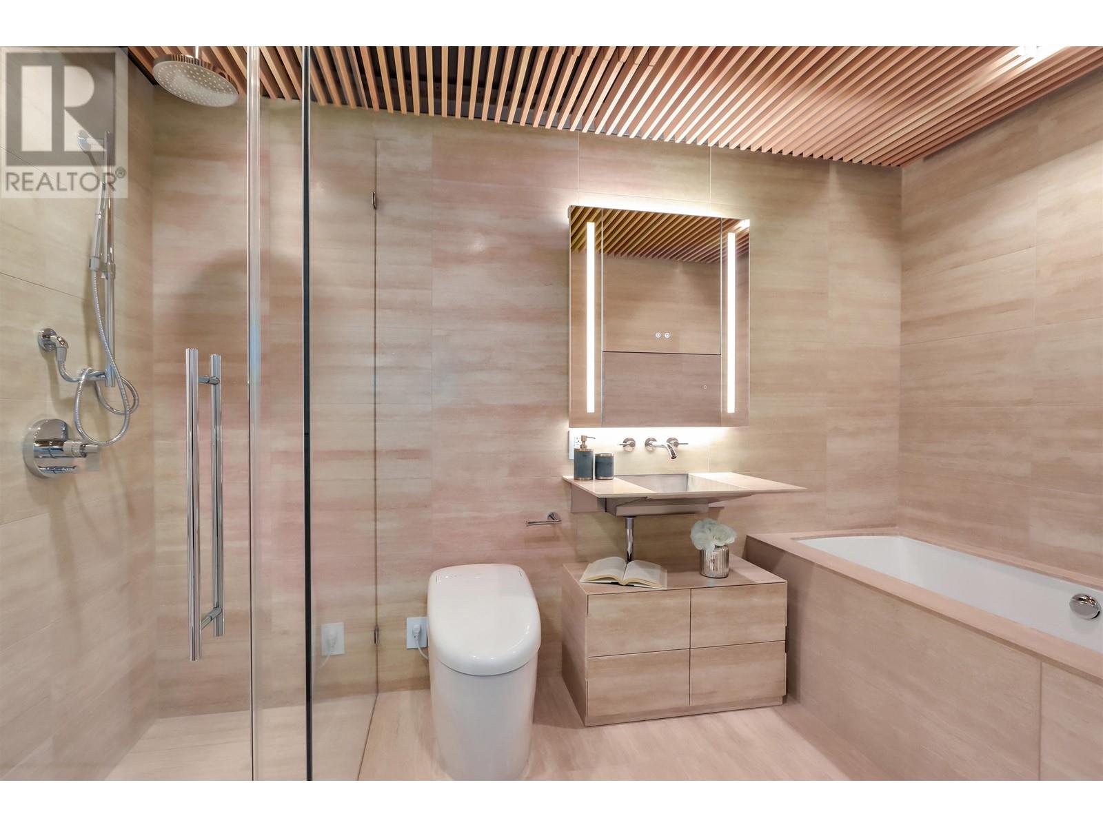 Listing Picture 12 of 20 : 705 1568 ALBERNI STREET, Vancouver / 溫哥華 - 魯藝地產 Yvonne Lu Group - MLS Medallion Club Member