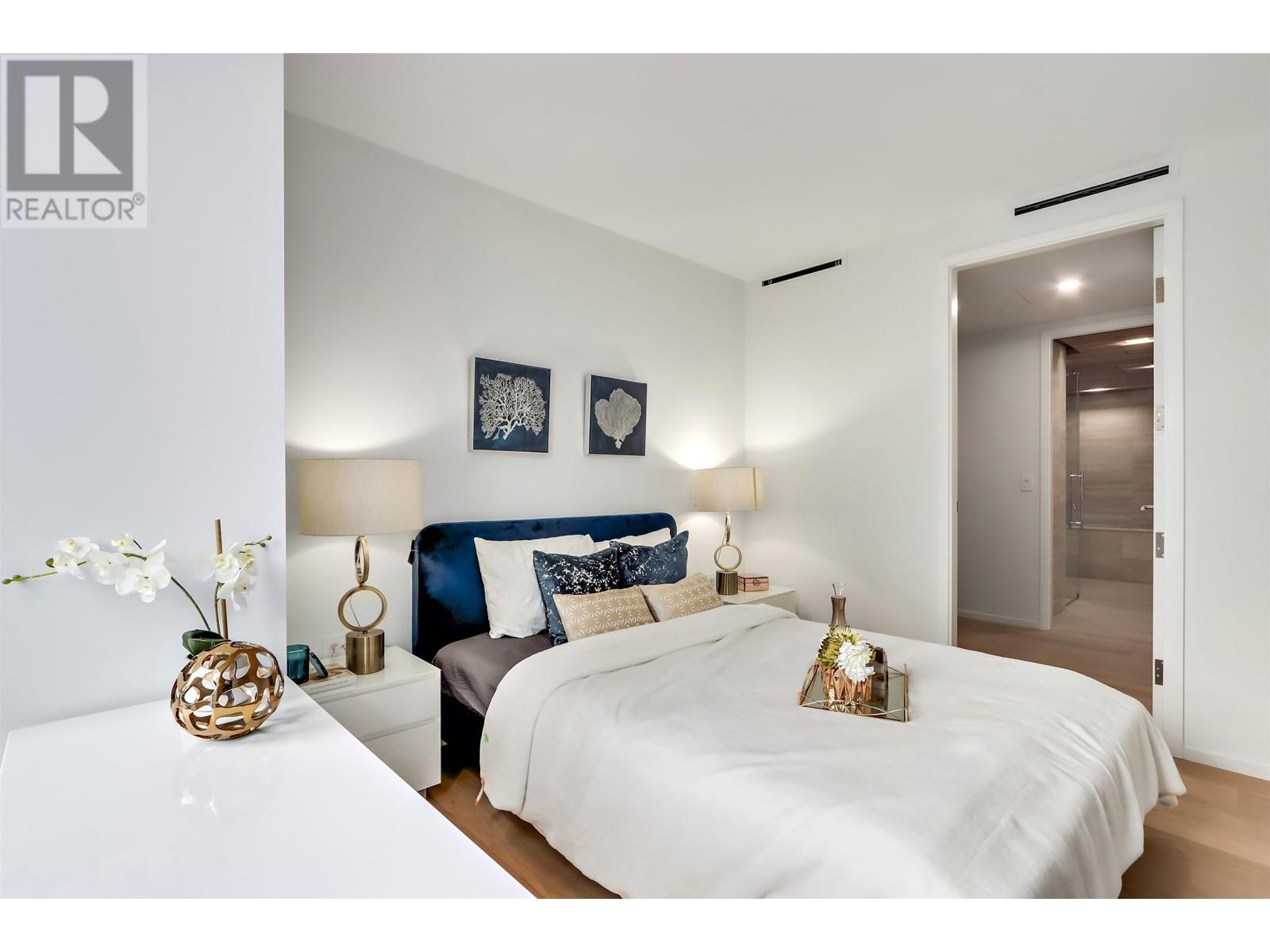 Listing Picture 13 of 20 : 705 1568 ALBERNI STREET, Vancouver / 溫哥華 - 魯藝地產 Yvonne Lu Group - MLS Medallion Club Member