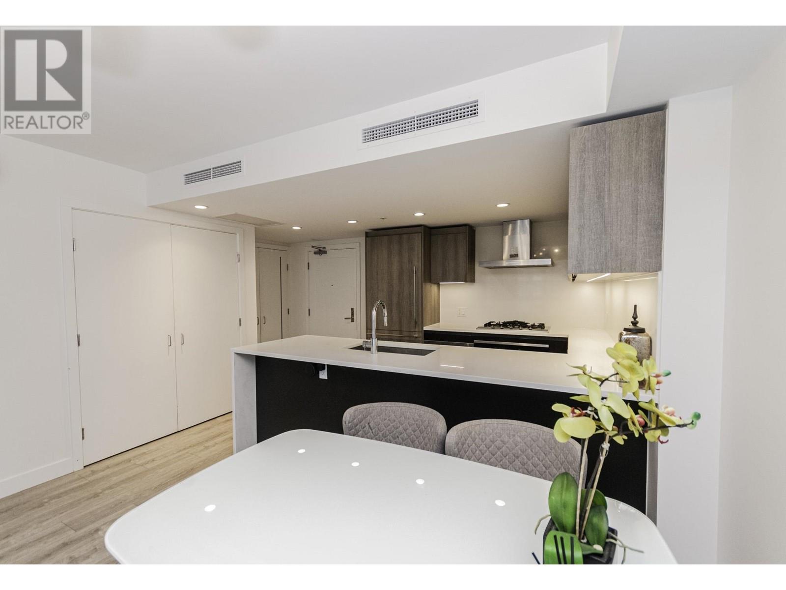 Listing Picture 6 of 32 : 755 6328 NO. 3 ROAD, Richmond / 烈治文 - 魯藝地產 Yvonne Lu Group - MLS Medallion Club Member