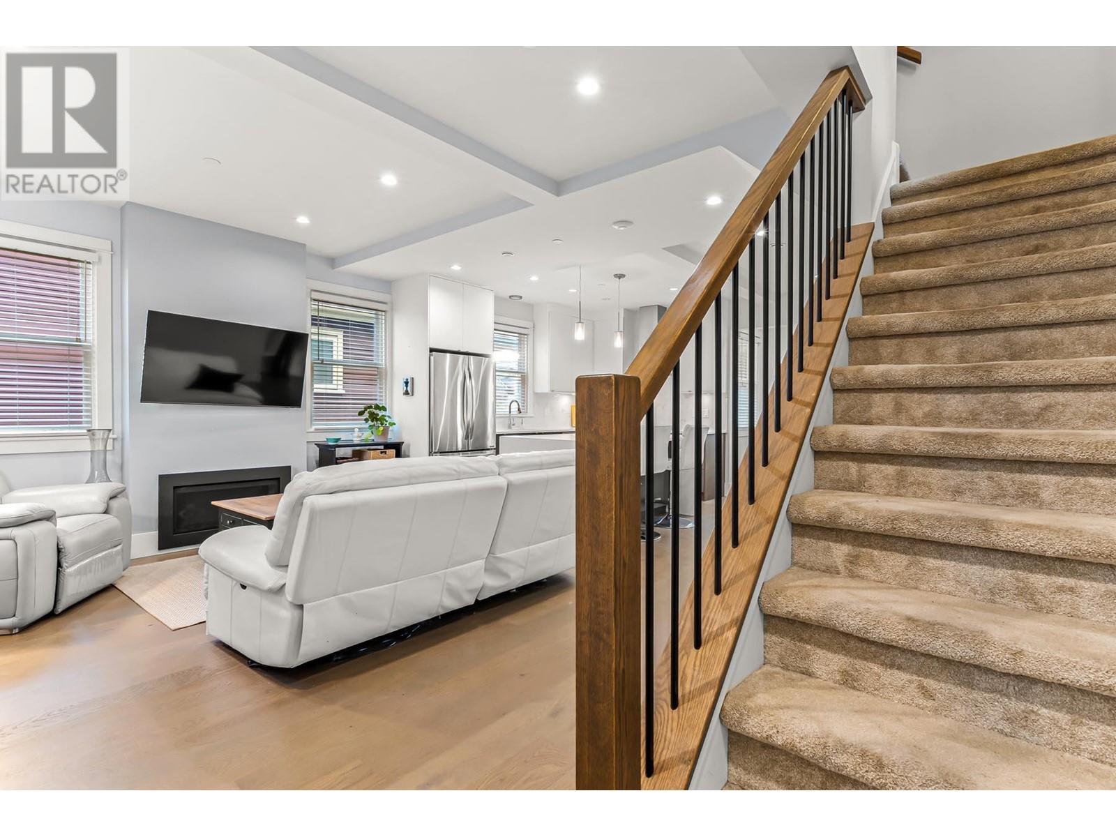 Listing Picture 11 of 36 : 437 VERNON DRIVE, Vancouver / 溫哥華 - 魯藝地產 Yvonne Lu Group - MLS Medallion Club Member