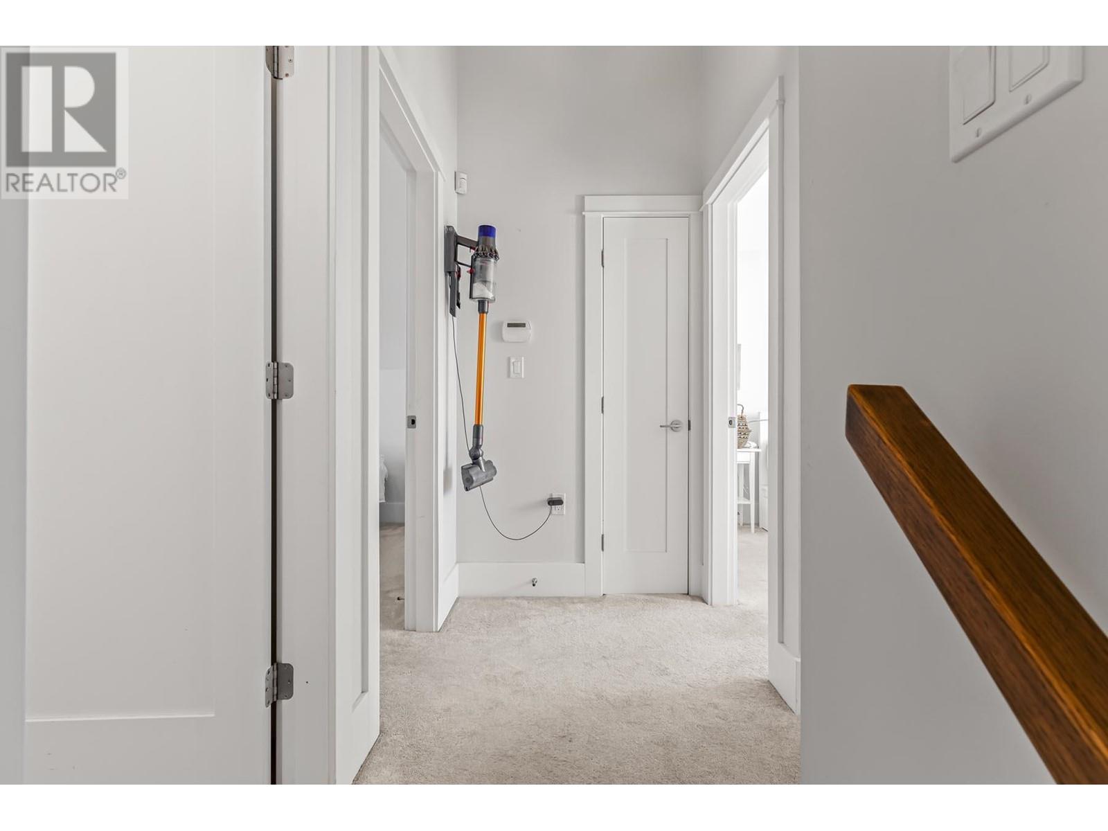 Listing Picture 17 of 36 : 437 VERNON DRIVE, Vancouver / 溫哥華 - 魯藝地產 Yvonne Lu Group - MLS Medallion Club Member