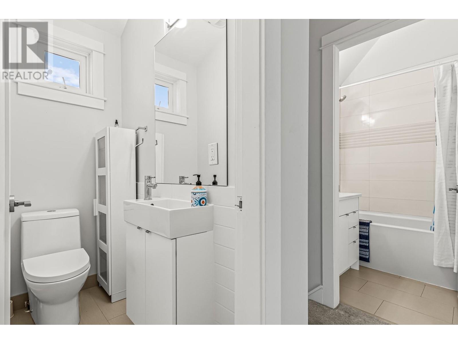 Listing Picture 18 of 36 : 437 VERNON DRIVE, Vancouver / 溫哥華 - 魯藝地產 Yvonne Lu Group - MLS Medallion Club Member