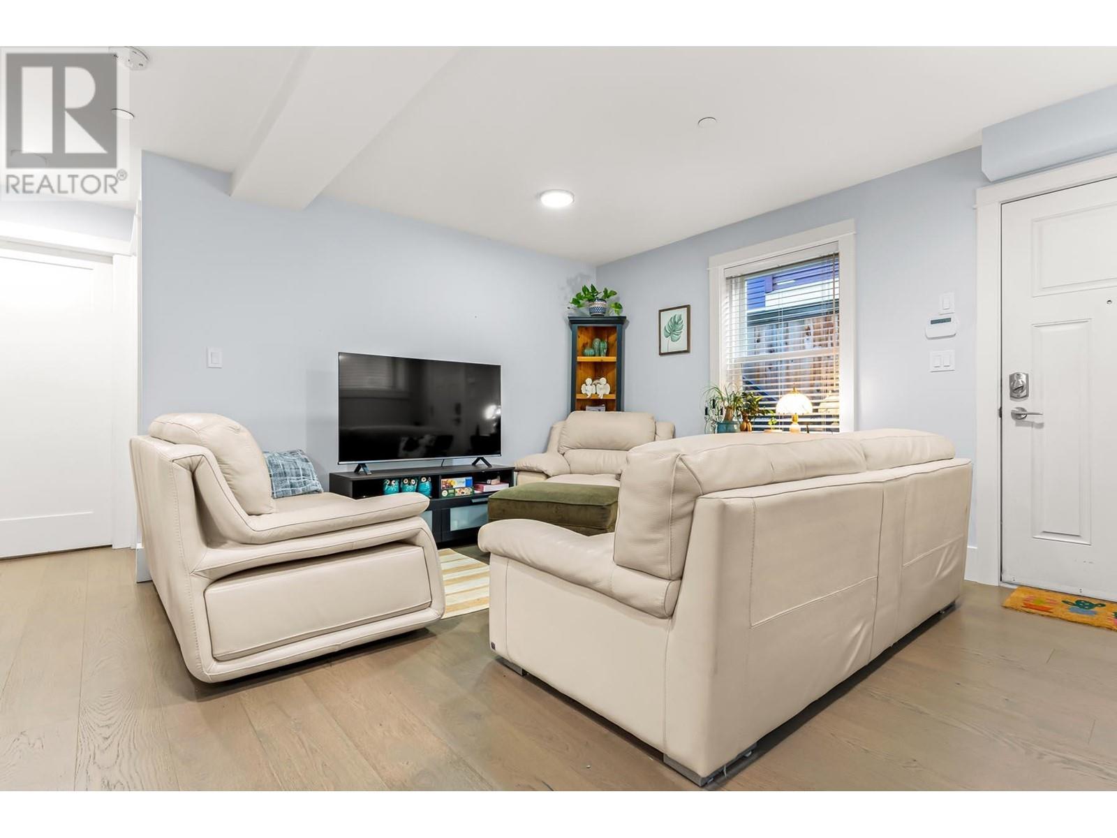 Listing Picture 26 of 36 : 437 VERNON DRIVE, Vancouver / 溫哥華 - 魯藝地產 Yvonne Lu Group - MLS Medallion Club Member