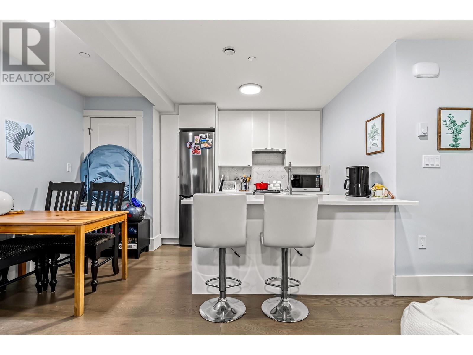 Listing Picture 27 of 36 : 437 VERNON DRIVE, Vancouver / 溫哥華 - 魯藝地產 Yvonne Lu Group - MLS Medallion Club Member