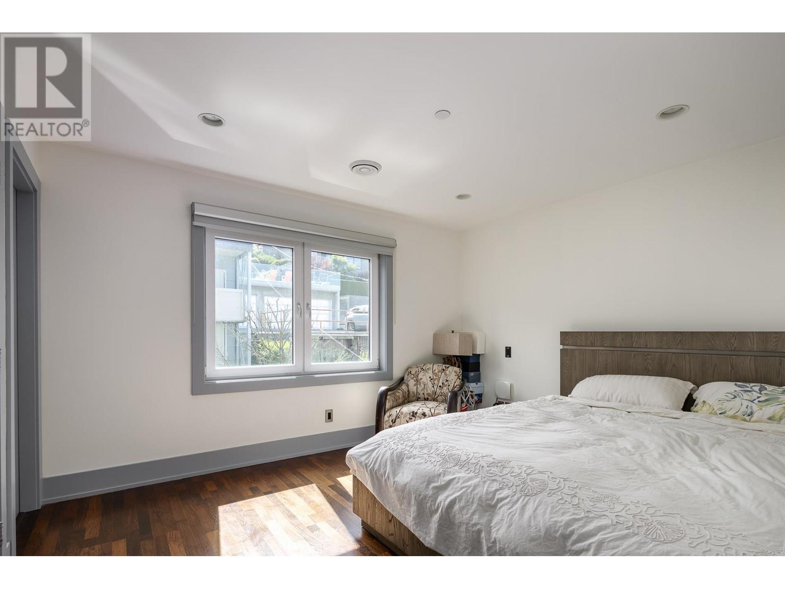Listing Picture 12 of 25 : 4371 PUGET DRIVE, Vancouver / 溫哥華 - 魯藝地產 Yvonne Lu Group - MLS Medallion Club Member
