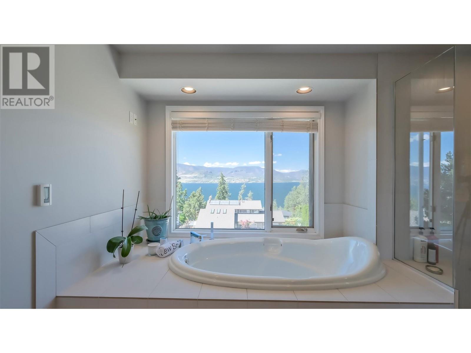 359 Stellar Drive, Kelowna, British Columbia  V1W 4K4 - Photo 41 - 10328962