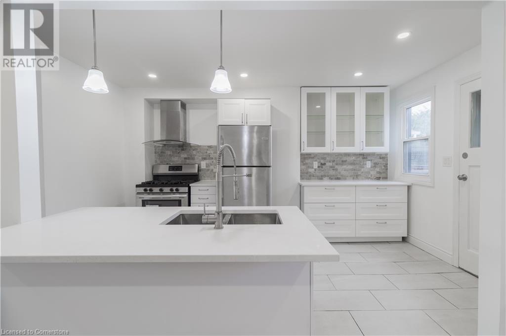 30 Graham Avenue N, Hamilton, Ontario  L8H 4J7 - Photo 8 - 40679078