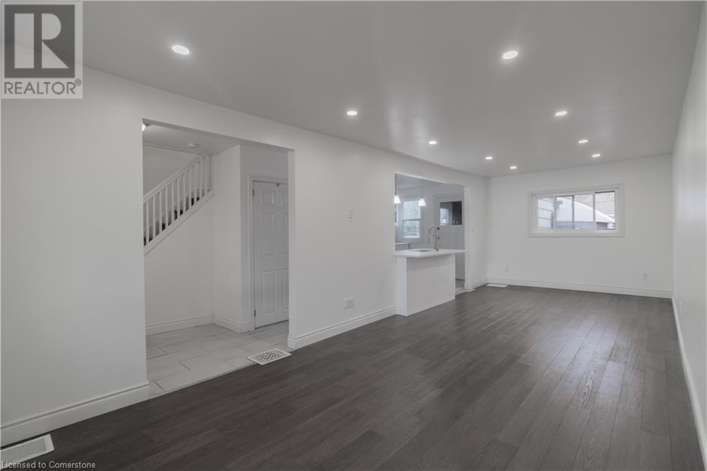 30 Graham Avenue N, Hamilton, Ontario  L8H 4J7 - Photo 6 - 40679078