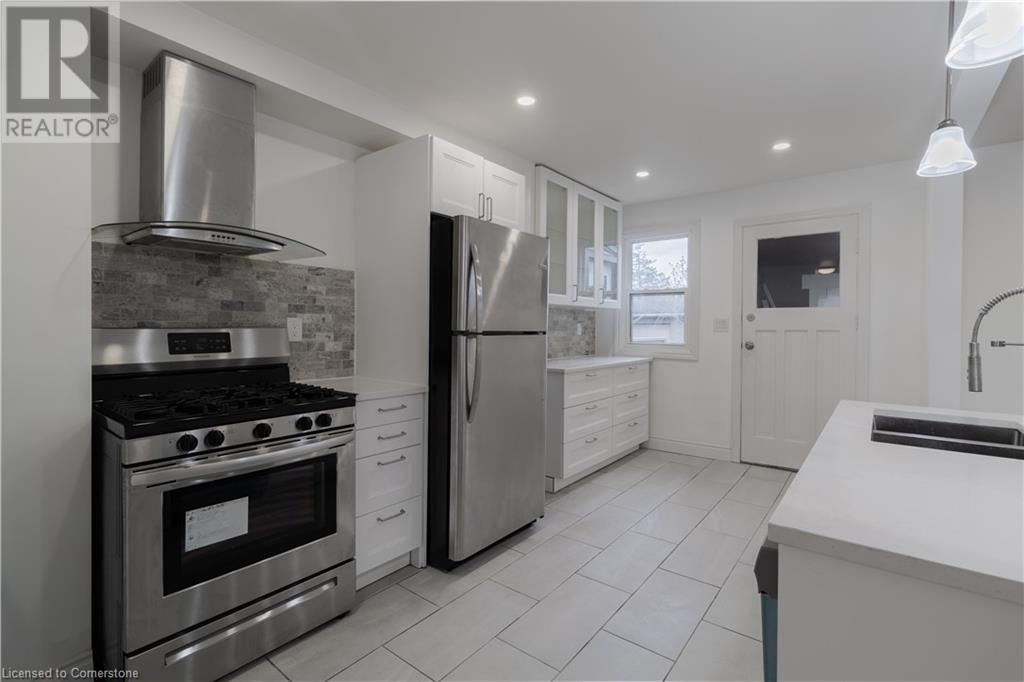 30 Graham Avenue N, Hamilton, Ontario  L8H 4J7 - Photo 9 - 40679078