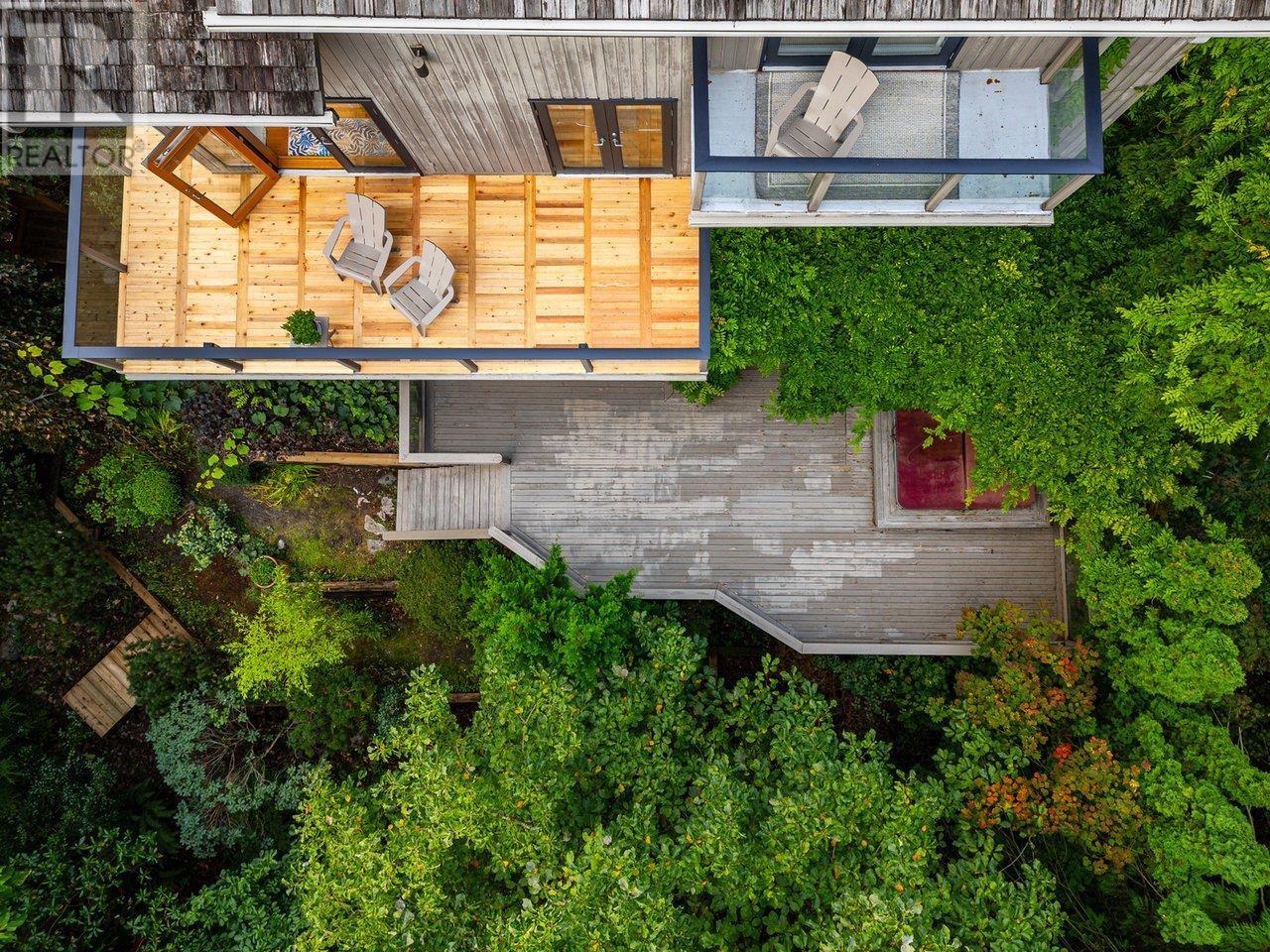 5615 Eagle Court, North Vancouver, British Columbia  V7R 4V4 - Photo 11 - R2933171